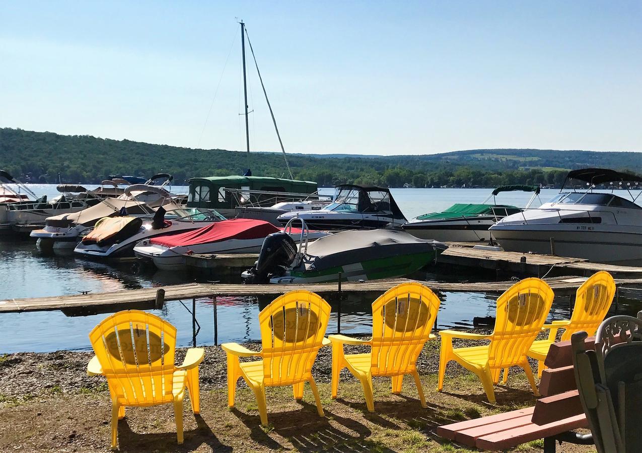 Beachcomber Inn Conesus Exteriör bild